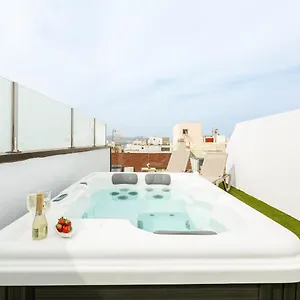 https://luxury-penthouse-la-strada.in-canary-islands.com